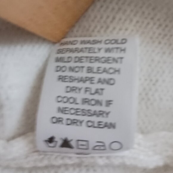 InCashmere 100% Cashmere Cream Roll Neck Sweater Women’s Size M NWT - Picture 10 of 16